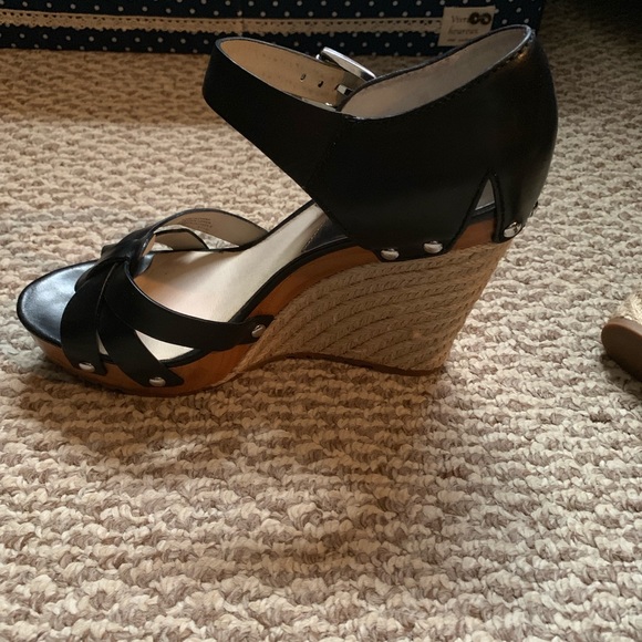 Michael Kors wedges barely worn - Picture 3 of 6